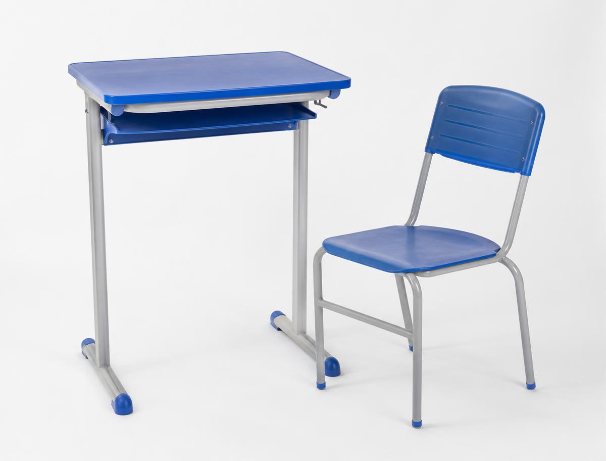 Conjunto escolar com mesa e cadeira